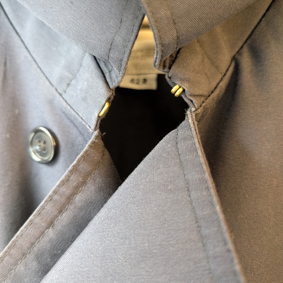 Vintage London Fog Trench Coat Lightweight Oversized Navy Plaid Lining Large 42R - Picture 5 of 15